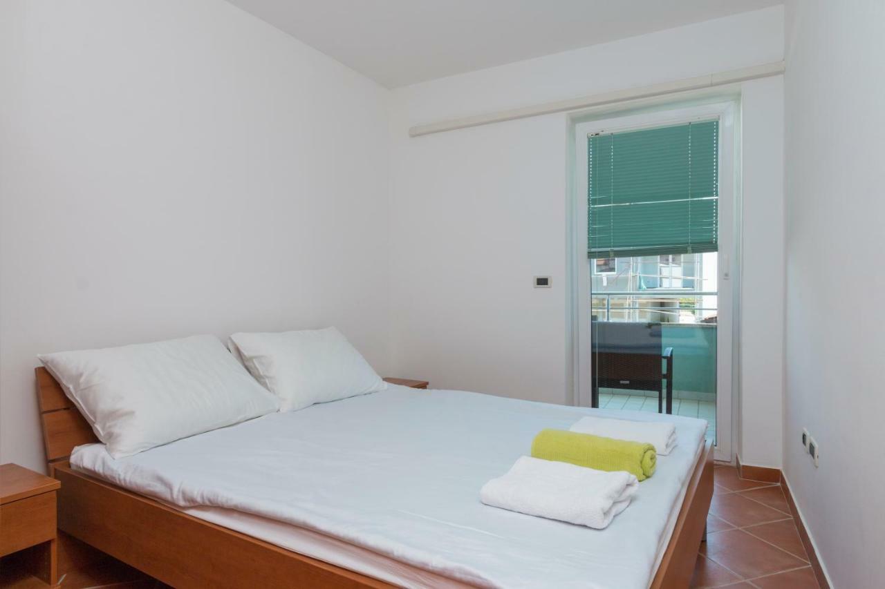Apartments Riva Medulin Exterior foto