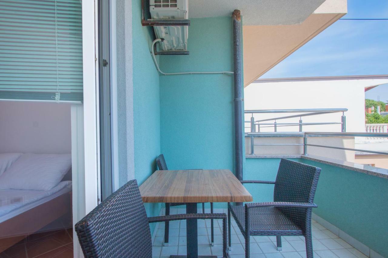 Apartments Riva Medulin Exterior foto